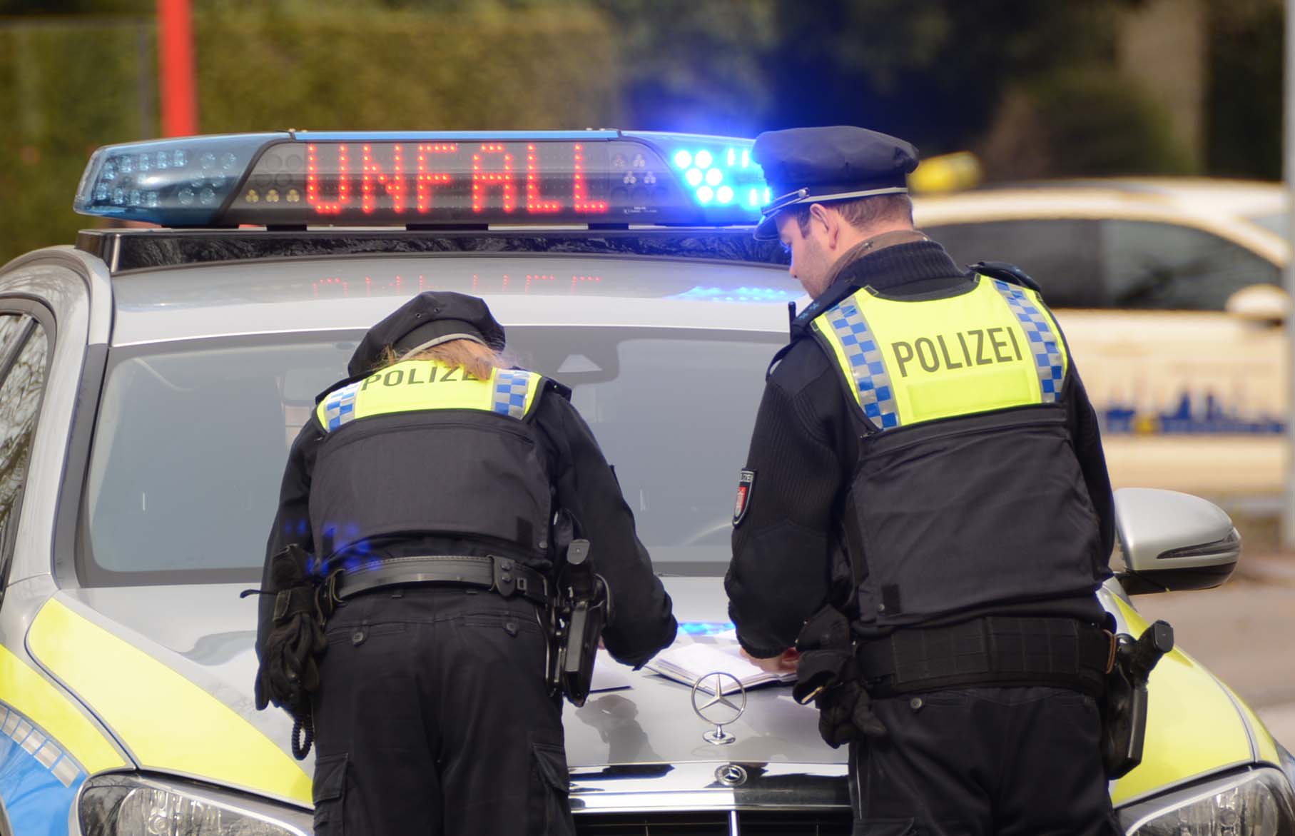 Frau bei Unfall in Rahlstedt schwer verletzt – sie hatte sich mit ihrem Wagen überschlagen