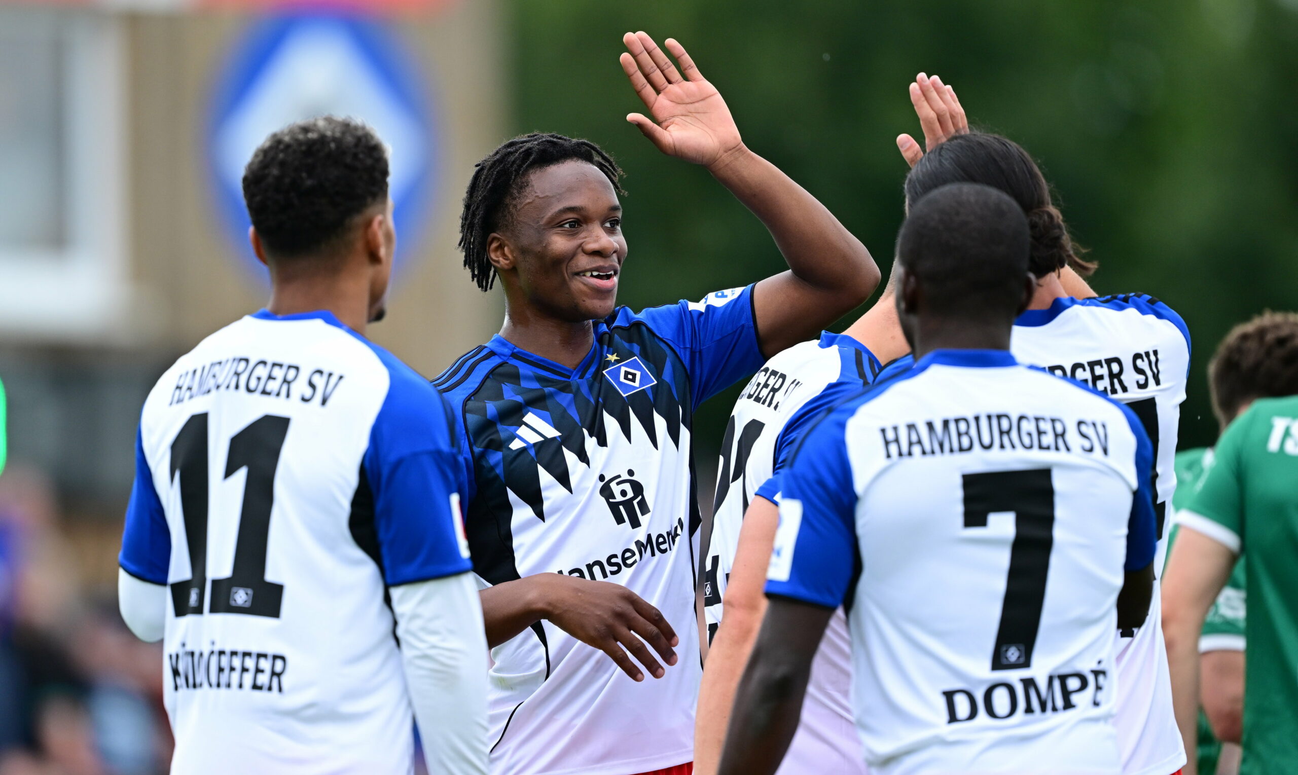 Ransford Königsdörffer, Aboubaka Soumahoro, Jean-Luc Dompé und Rayan Philippe jubeln