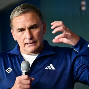 HSV-Sportvorstand Stefan Kuntz war insbesondere mit dem Auftreten der Profis auf Mallorca nicht zufrieden.