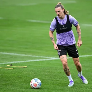 Jackson Irvine stand am Dienstag erstmals wieder eine komplette Einheit lang auf dem Trainingsplatz.