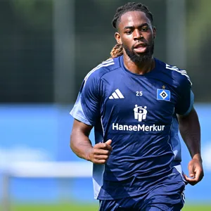 Jordan Torunarigha läuft im HSV-Training