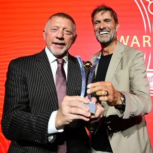 Boris Becker erhielt am Montagabend in Hamburg den „Sport Bild Award“ von Jürgen Klopp.