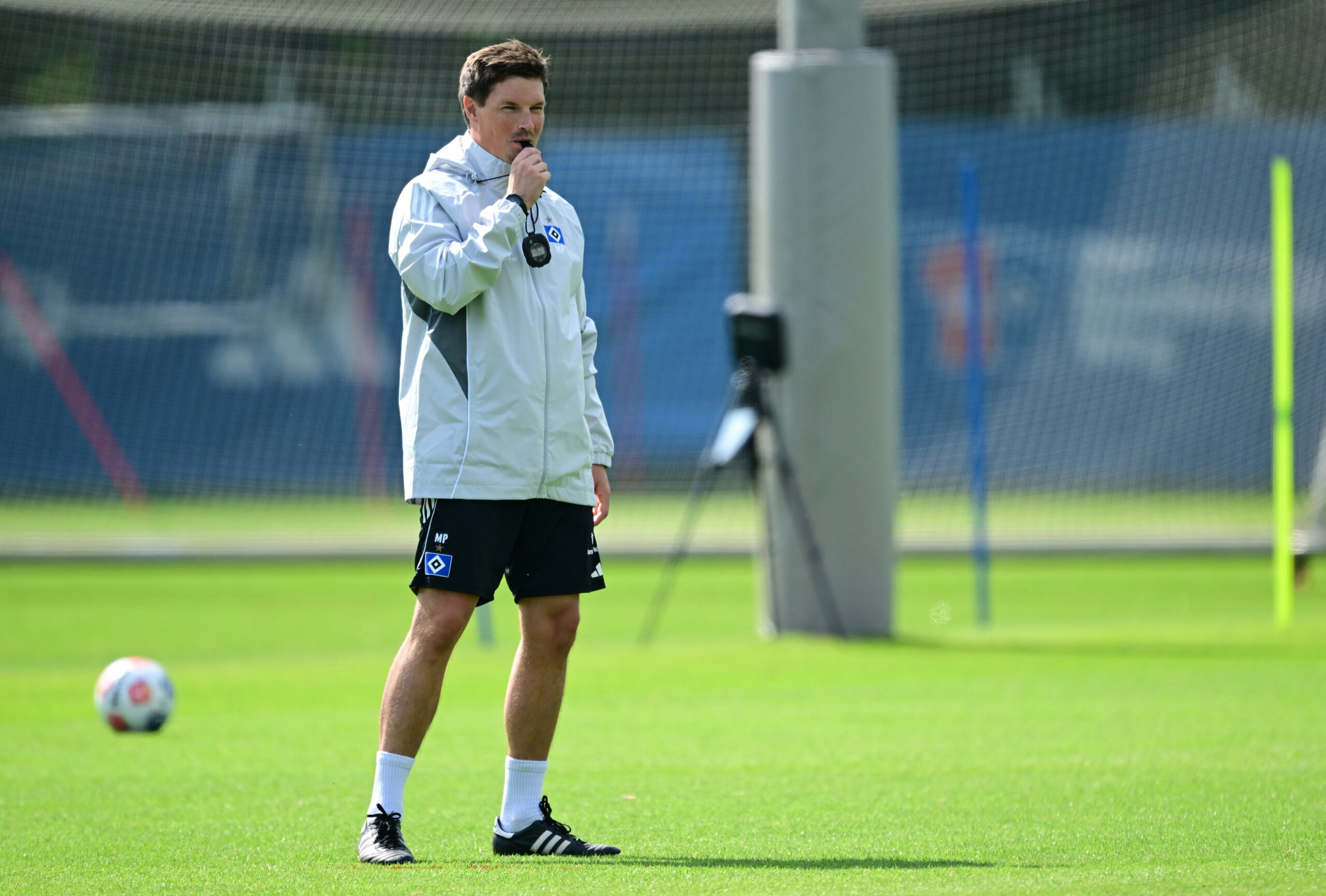 HSV-Trainer Merlin Polzin im Training