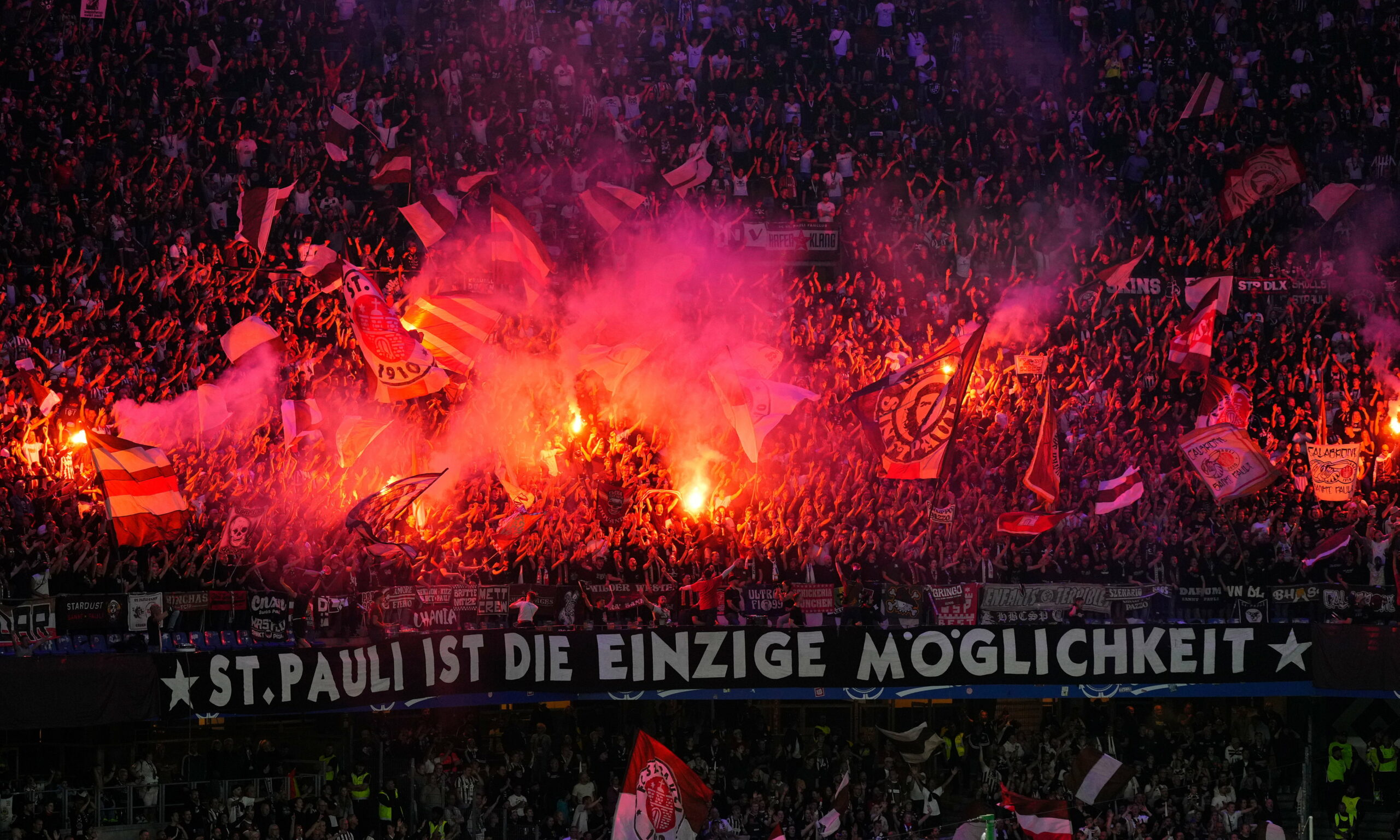 St. Pauli-Gästeblock im Volkspark
