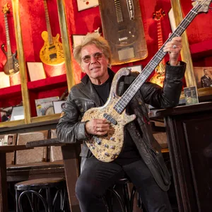 Seit 34 Jahren gibt er den Ton an: Vollblutmusiker Uli Salm (77) ist Chef des legendären „Zwick“.