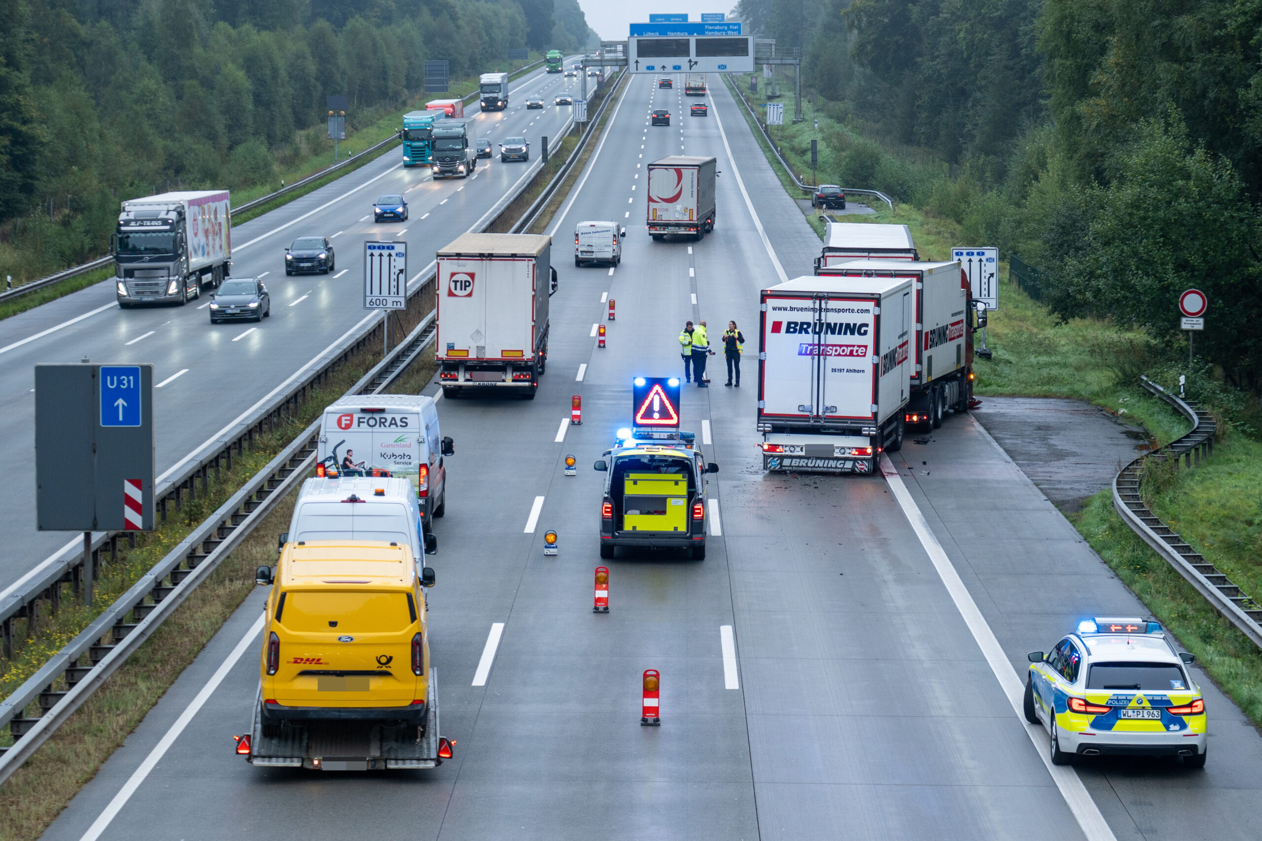 Unfall auf A1 bei Dibbersen – zwei erletzte und Stau