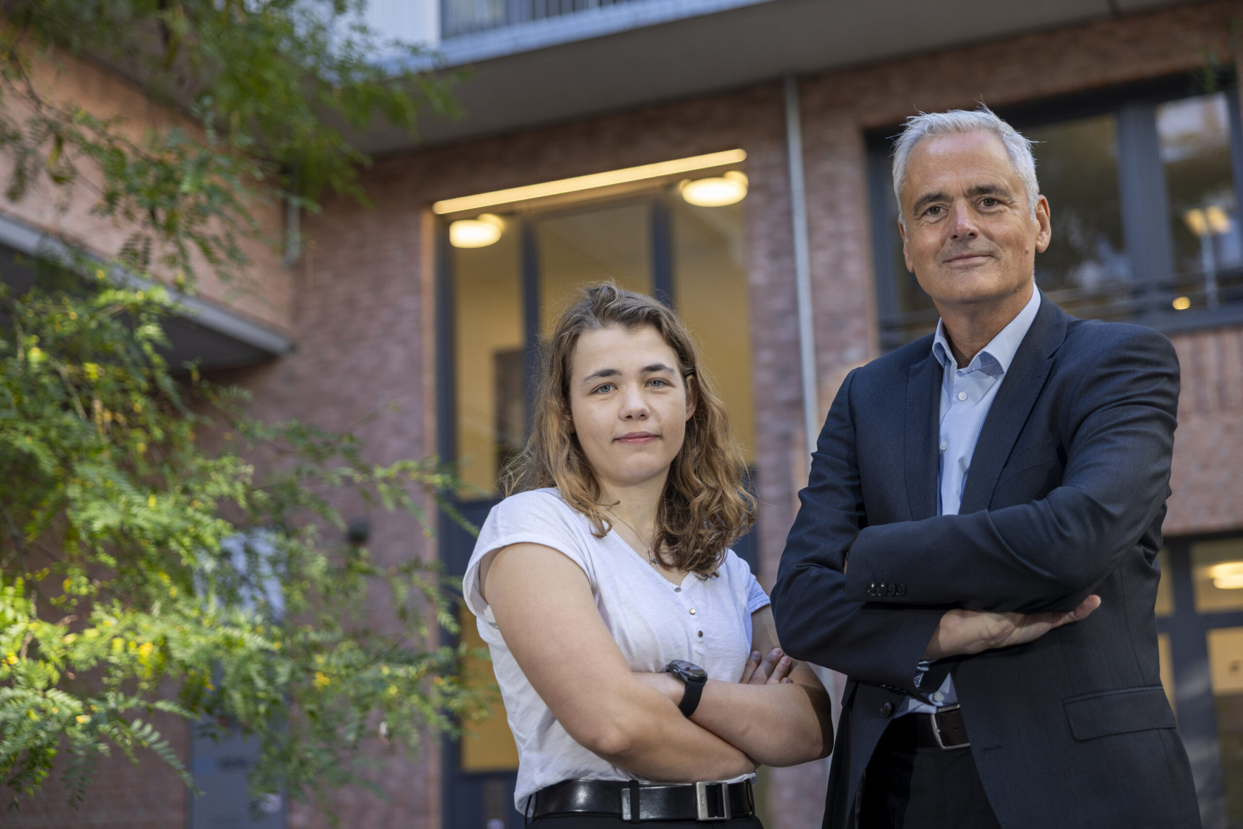 Im Streit um Hamburgs Klima-Zukunft verkörpern sie pro und kontra: Annika Rittmann („Hamburger Zukunftsentscheid”) und Andreas Breitner (VNW).