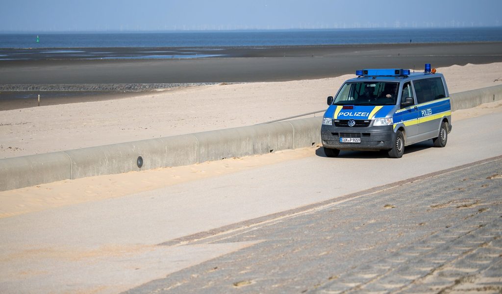 Vor-Hunden-erschrocken-Mann-lebensgef-hrlich-verletzt