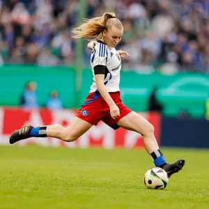 Svea Stoldt bei einem Spiel des HSV