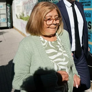 Diego Maradonas Schwester Rita auf dem Weg zum Gerichtsgebäude