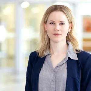 Eine blonde Frau