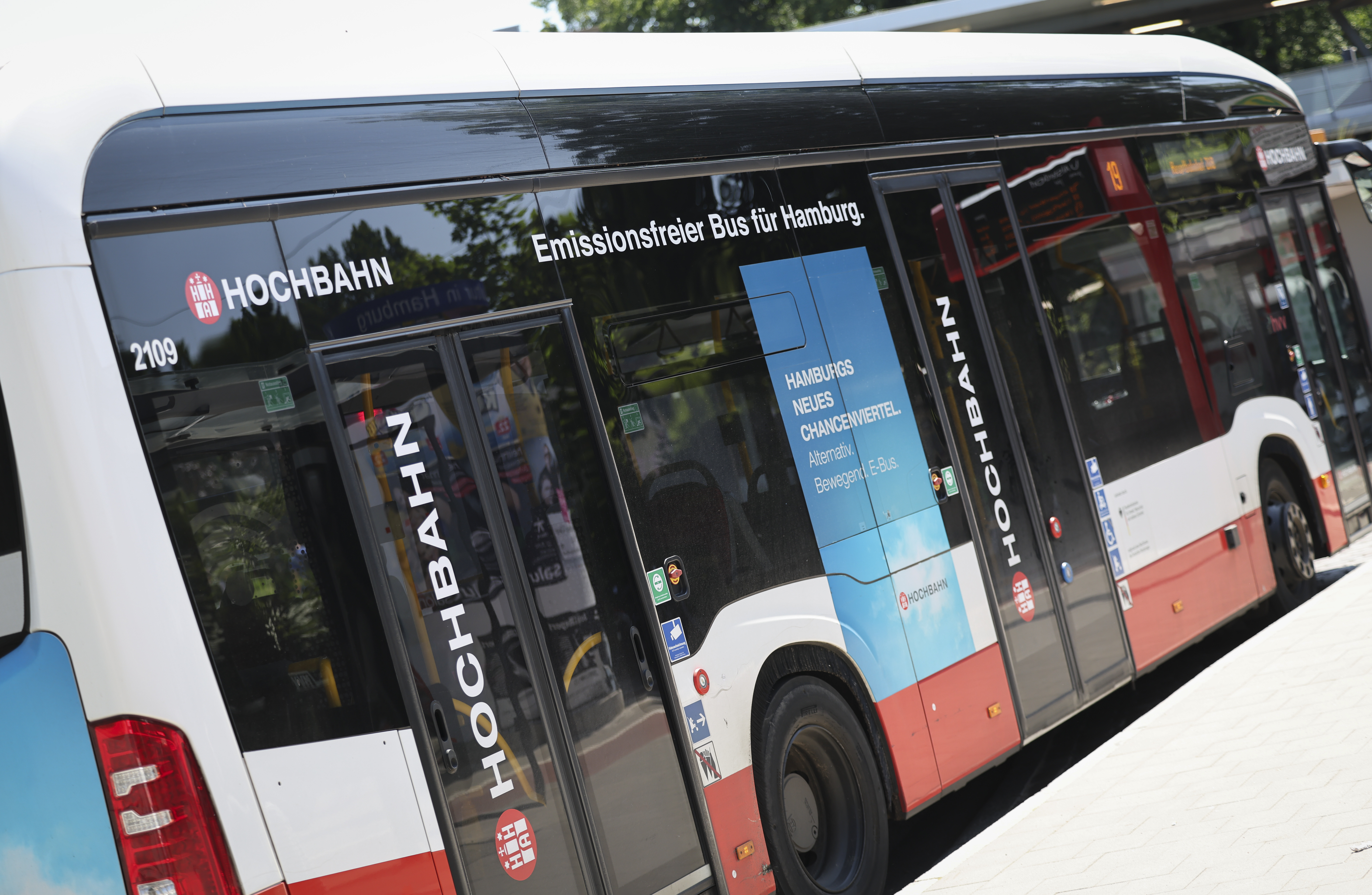 Medizinischer Notfall in einem Linienbus entpuppte sich als Medikamenten-Missbrauch – 13-Jähriger in Klinik