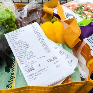 Kassenzettel und Einkauf