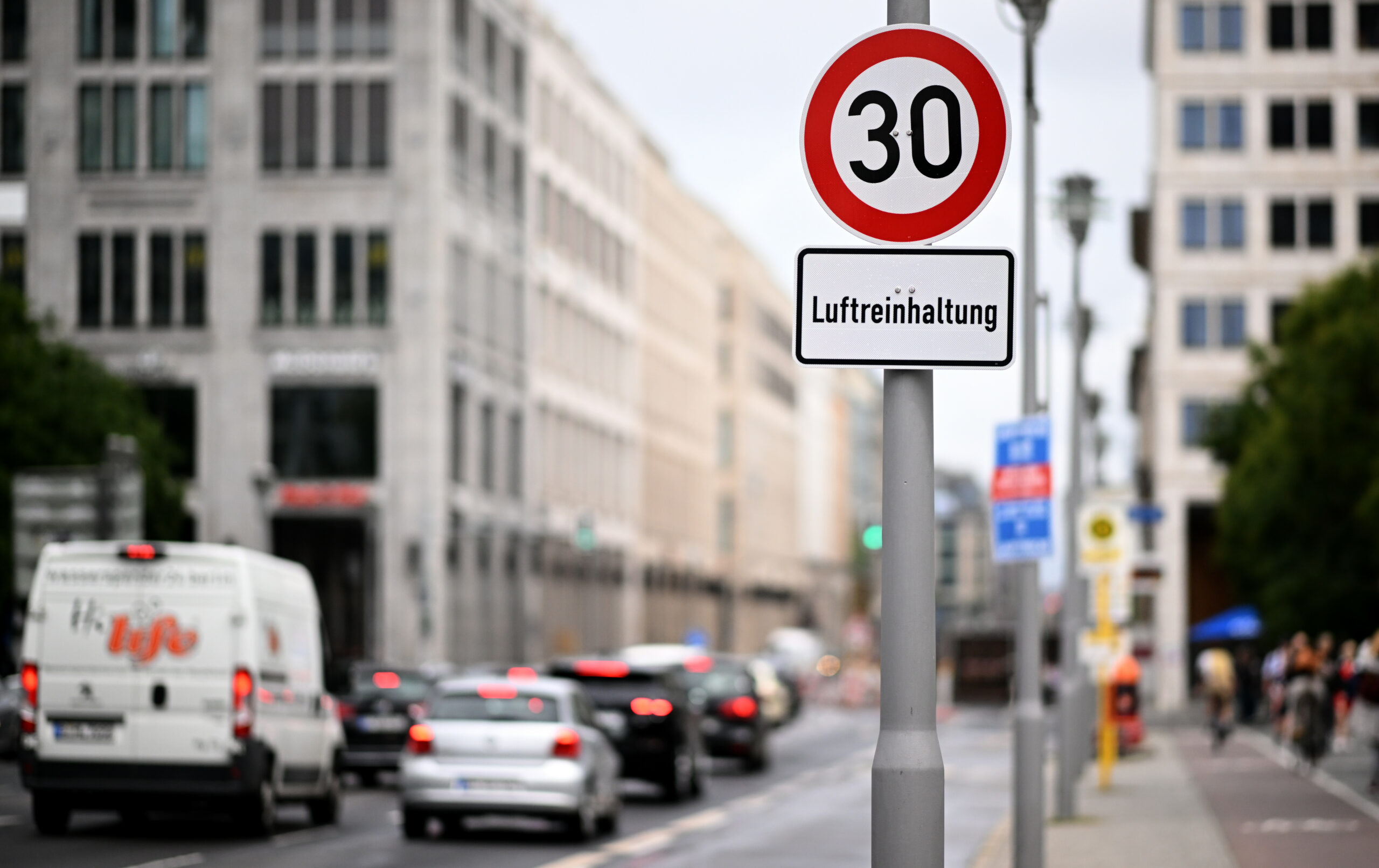 Tempo 30 in ganz Hamburg? Mit dem Klimaentscheid könnte das Wirklichkeit werden. (Symbolbild)
