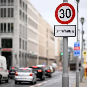 Tempo 30 in ganz Hamburg? Mit dem Klimaentscheid könnte das Wirklichkeit werden. (Symbolbild)