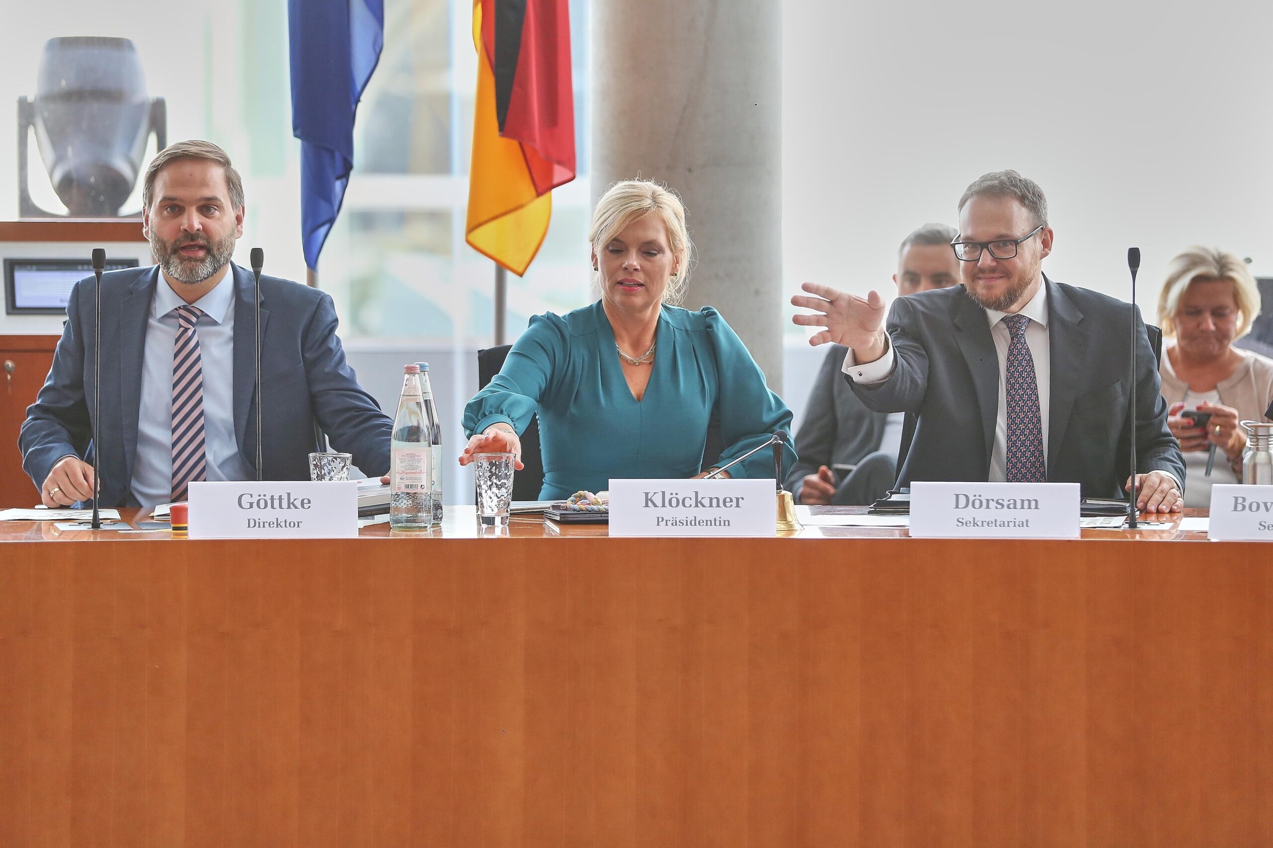 Konstituierung der Corona-Enquete-Kommission: Paul Göttke, Julia Klöckner (CDU) und Malte Dörsam vor Beginn der Sitzung