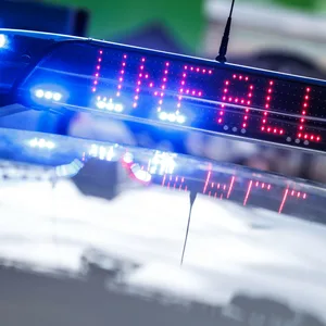 Ein Polizeiwagen (Symbolbild)