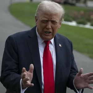 Donald Trump vor dem Weißen Haus