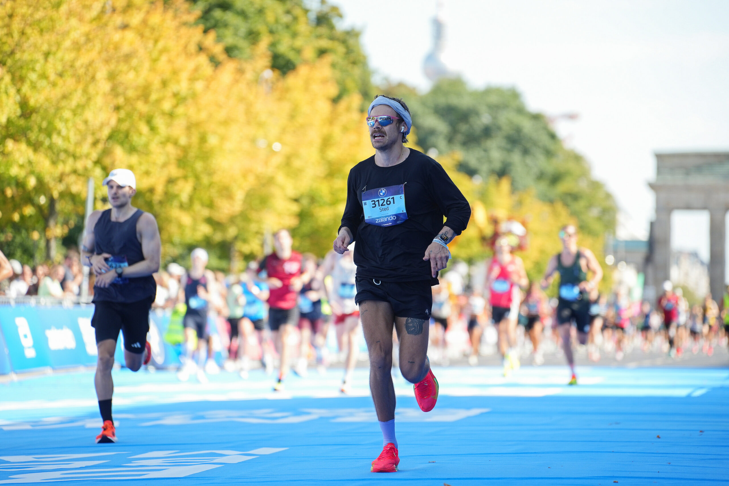 Harry Styles verkleidet beim Berlin-Marathon