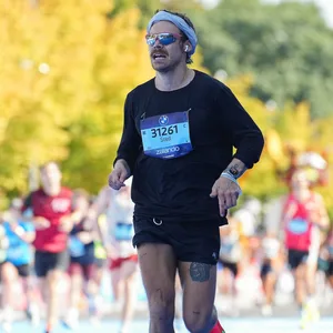 Harry Styles verkleidet beim Berlin-Marathon