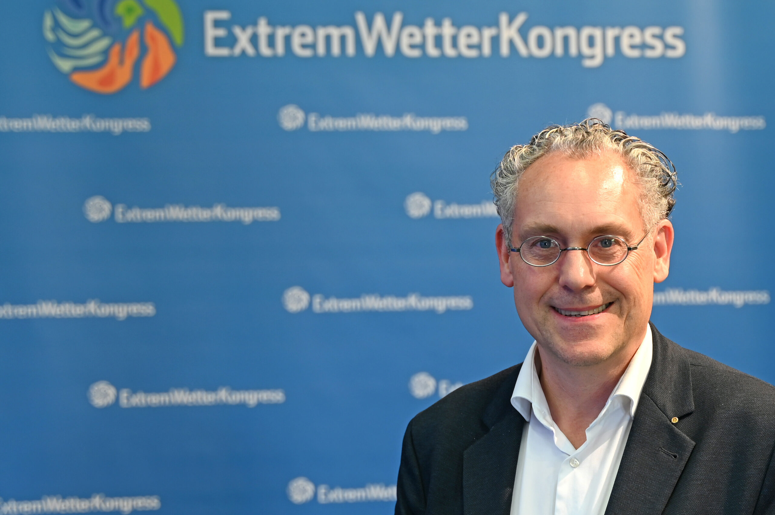 Frank Böttcher, Vorsitzender Deutsche Meteorologische Gesellschaft (DMG), steht auf dem 15. Extremwetterkongresses in der Hafencity Universität Hamburg
