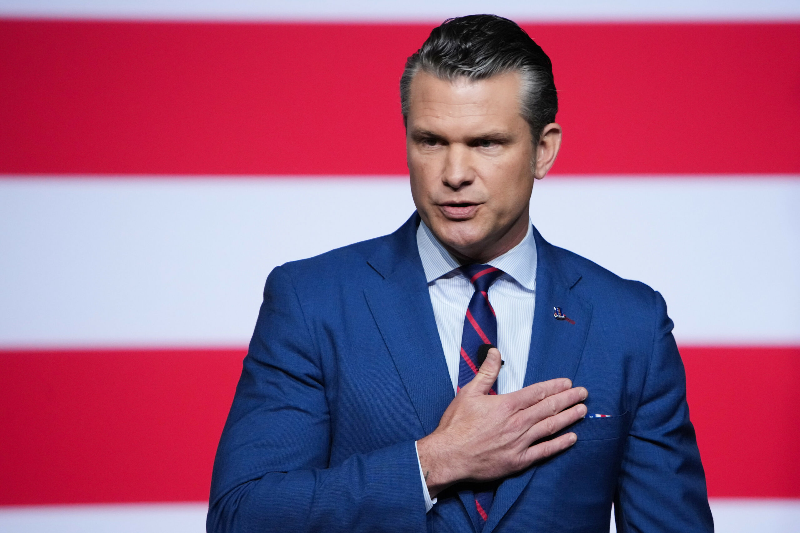 Verteidigungsminister Pete Hegseth sprach in der Marine Corps Base Quantico zu führenden Militärs.