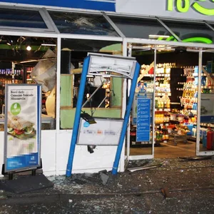 Geldautomat an Tankstelle gesprengt