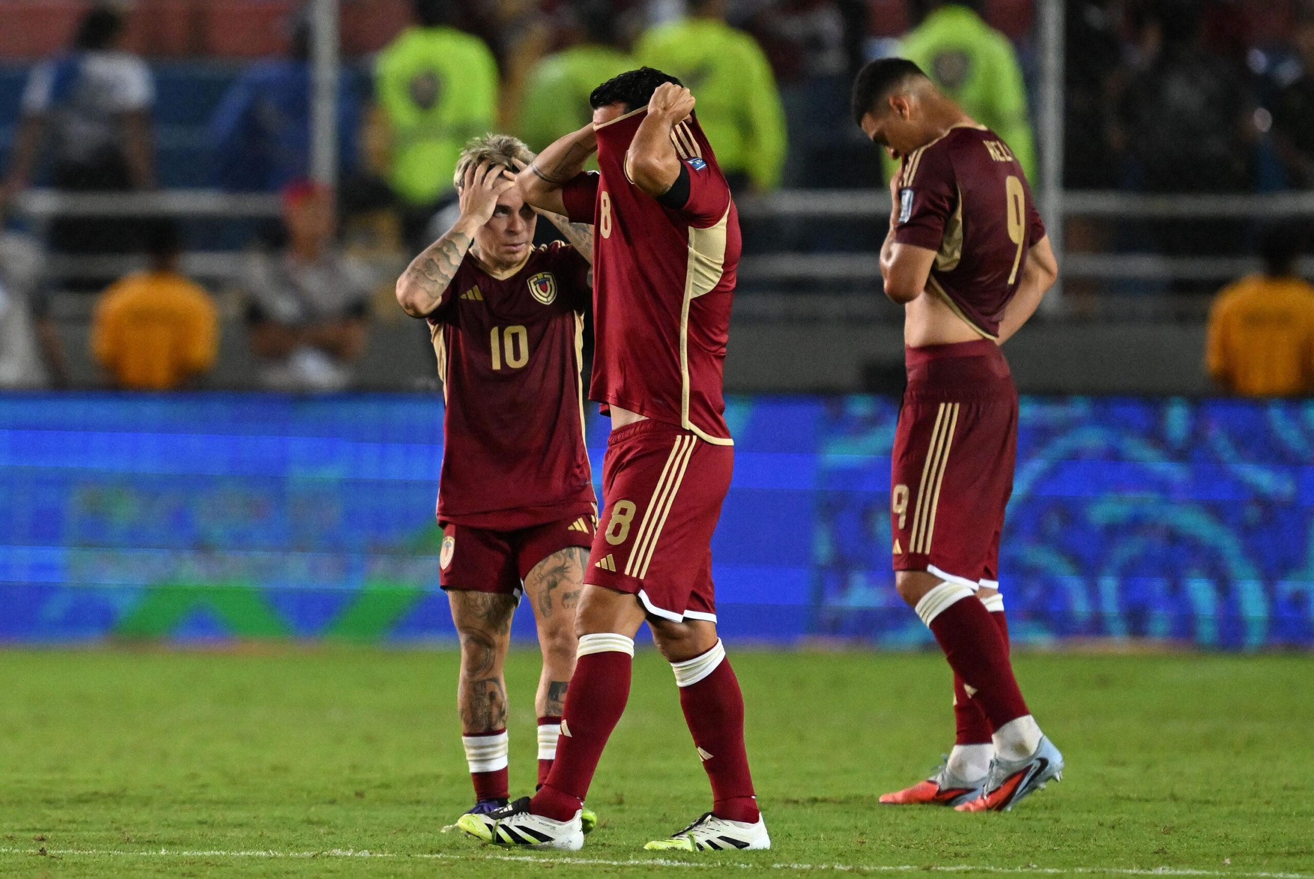 Tomas Rincon und seine venezolanischen Kollegen nach dem 3:6 gegen Kolumbien.