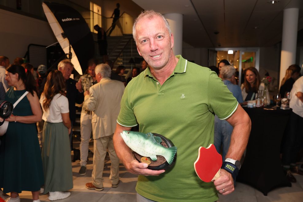 So sehen Sieger aus: André Trulsen mit Fisch-Trophäe