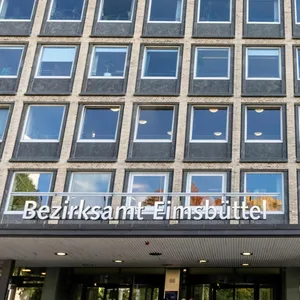 Das Bezirksamt in Hamburg-Eimsbüttel (Archivbild).
