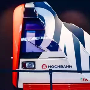 Zoff um U-Bahn in Kunstwerk: Ist diese Front geklaut?
