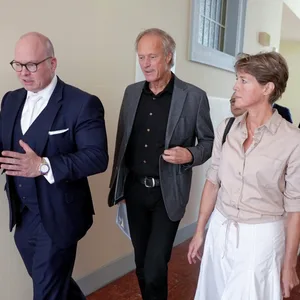 Gerhard Delling und Christina Block im Gespräch mit Sascha Böttner, dem Anwalt des inhaftierten Israeli.