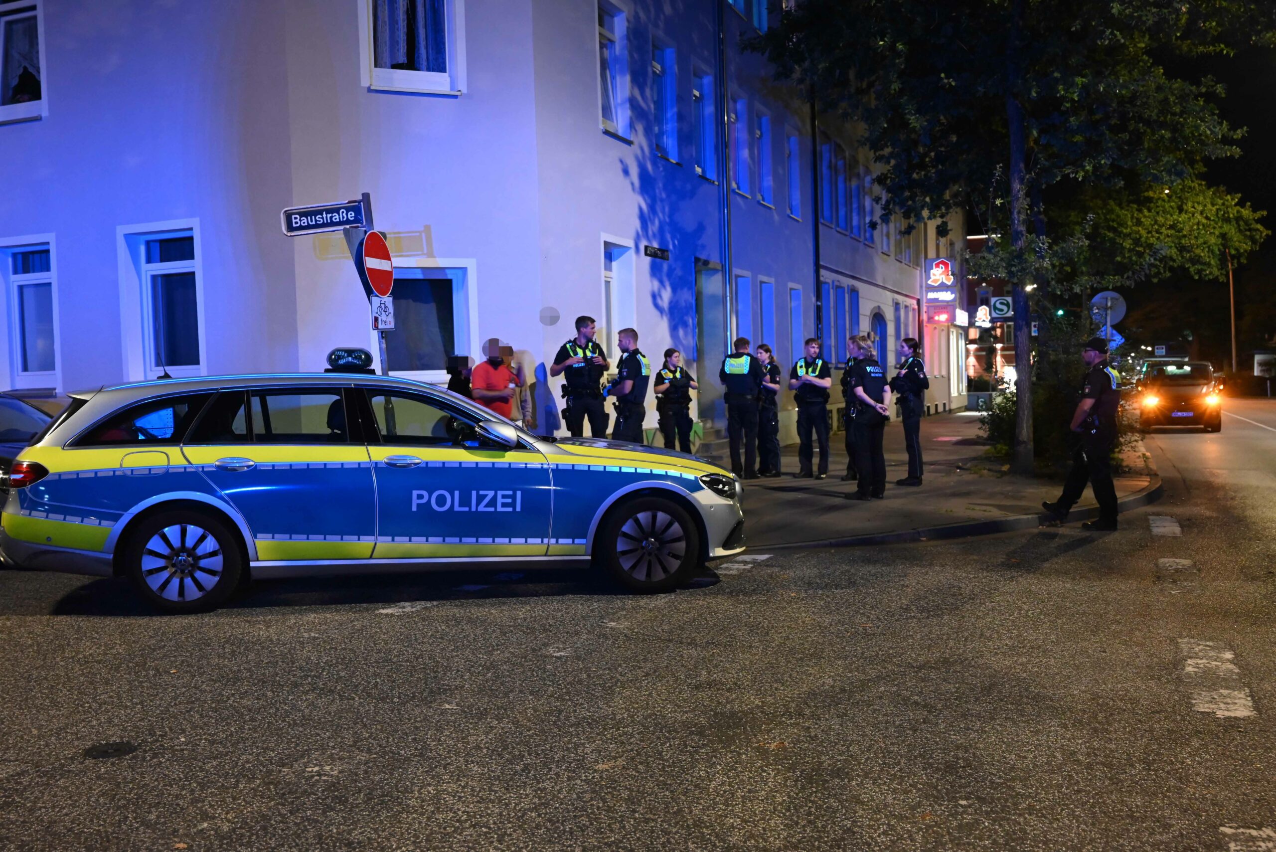 Großeinsatz der Polizei in Heimfeld. Großfamilien gehen aufeinander los