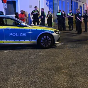 Großeinsatz der Polizei in Heimfeld. Großfamilien gehen aufeinander los