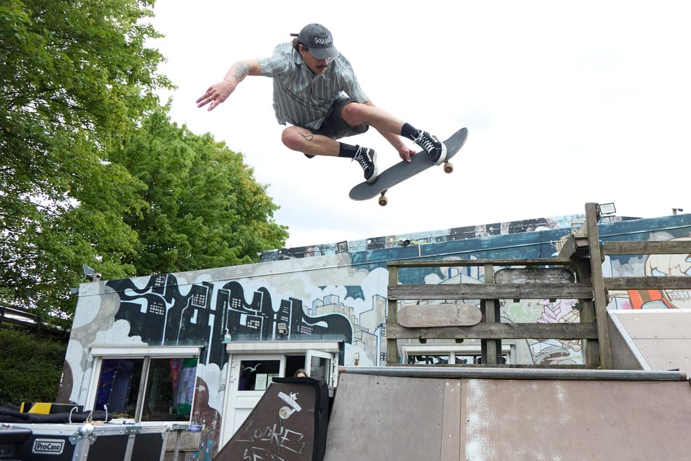 I-Punkt Skateland richtet einen Skate- und Scooter-Wettbewerb beim Active City Festival.
