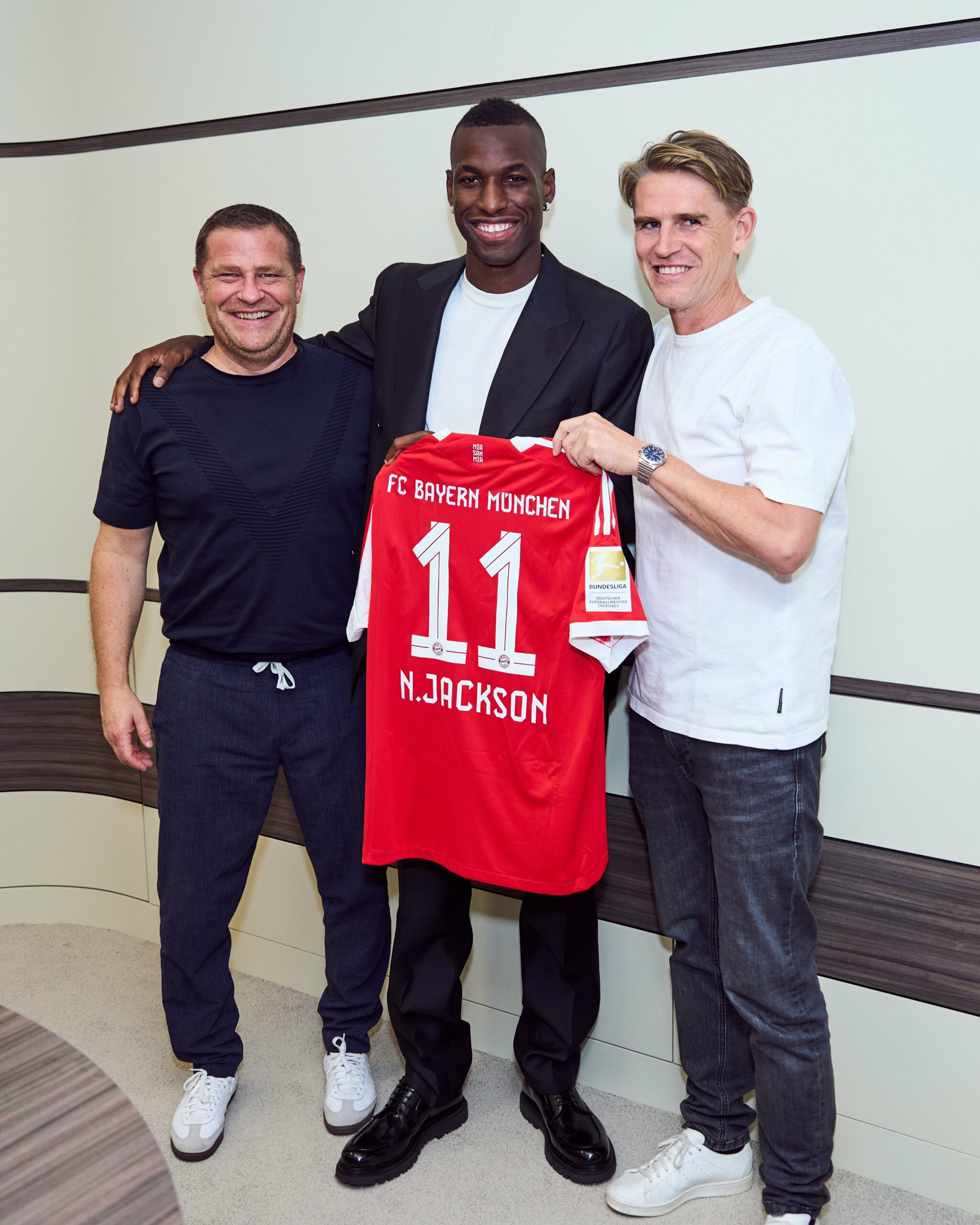 Nicolas Jackson wird beim FC Bayern vorgestellt