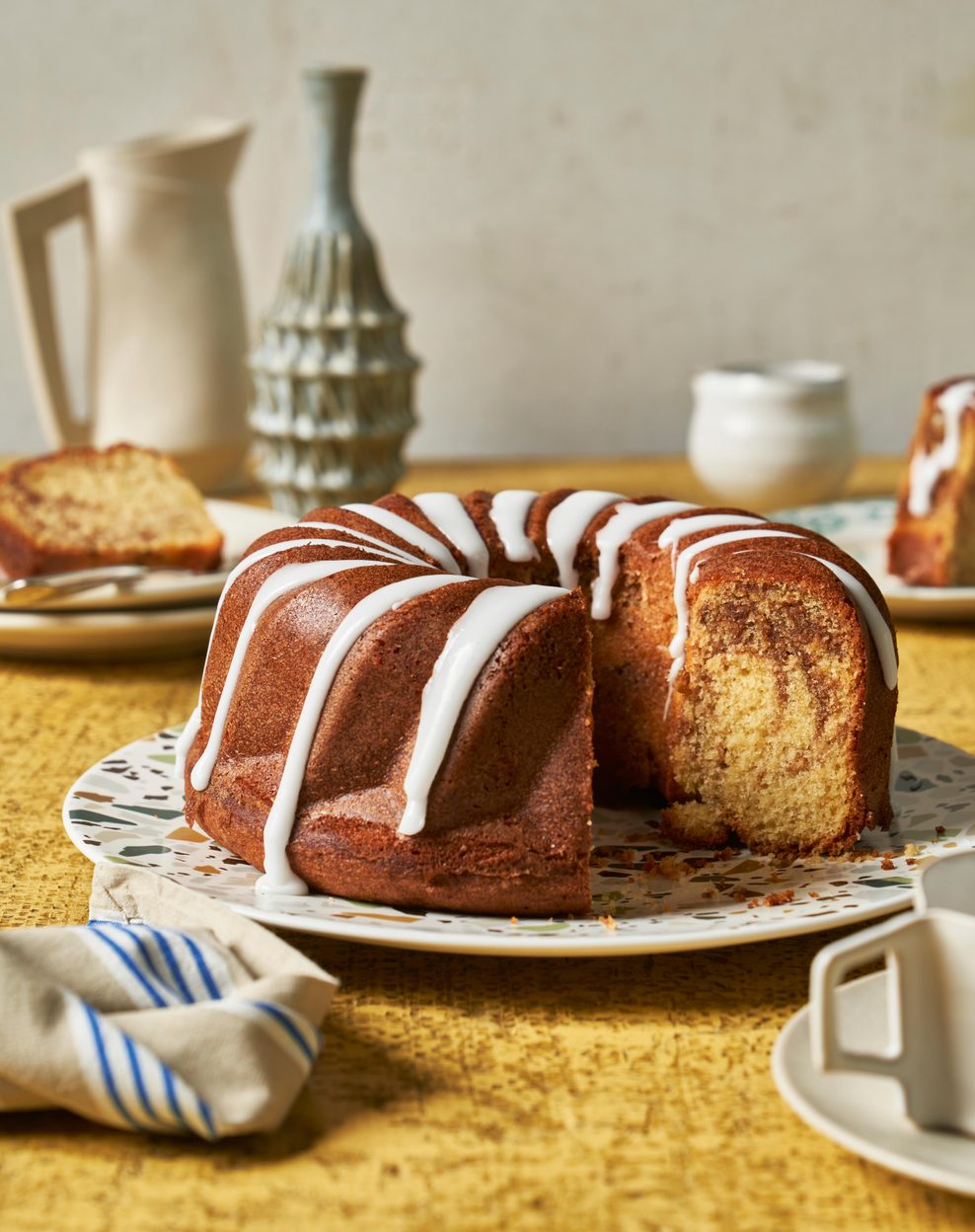 Das Rezept für den Zimtschnecken-Kuchen ist auch in Zora Klipps neuem Buch „Hej!“ zu finden.