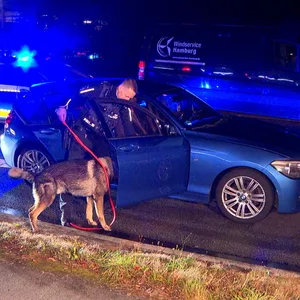 Nach Streit in Hausbruch … flüchtige Beteiligte schießen aus Autofenster und werden in Neu Wulmstorf gestellt