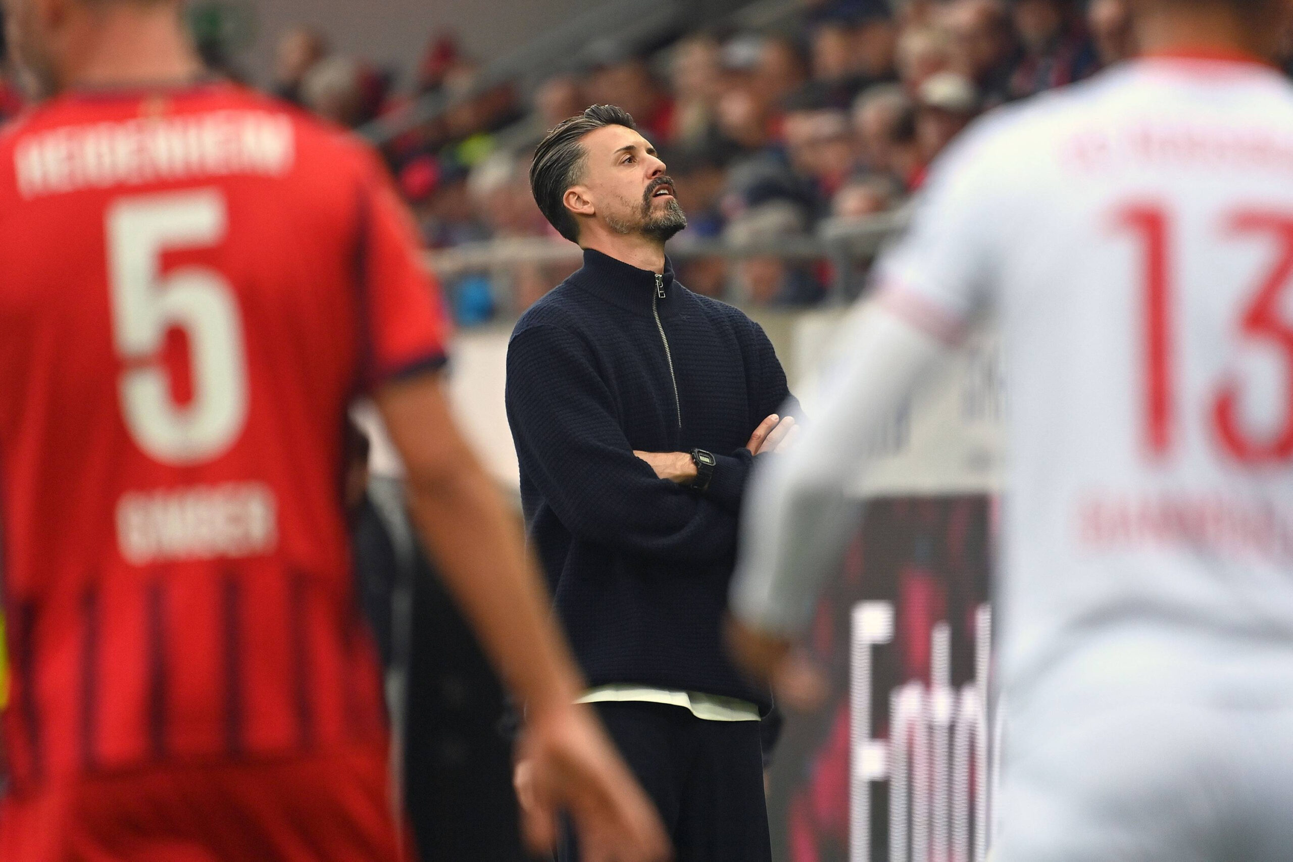 Augsburgs Trainer Sandro Wagner im Spiel gegen Heidenheim