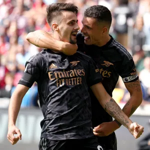 Fábio Vieira und Granit Xhaka jubeln zusammen