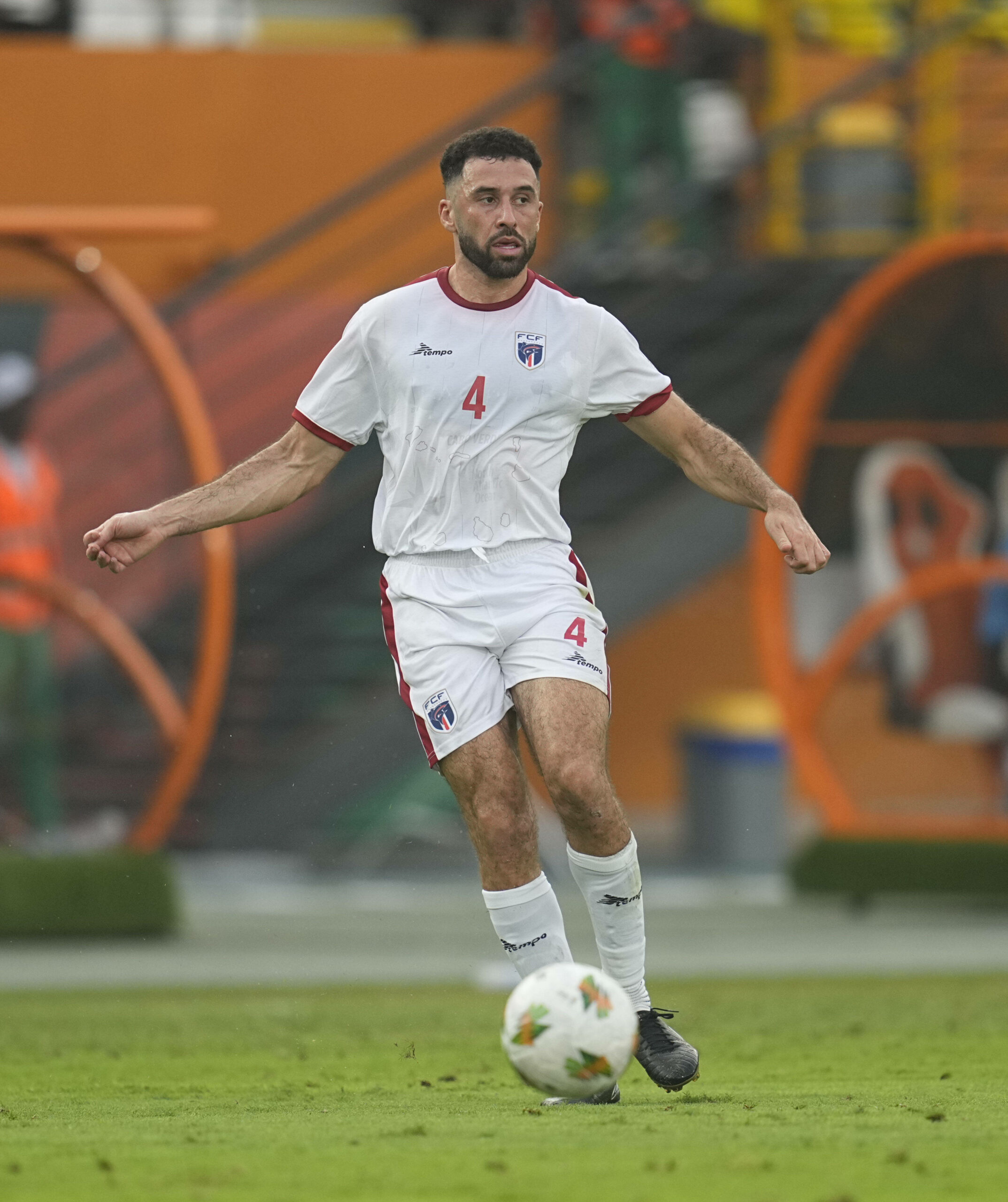 Roberto Lopez am Ball für Kap Verde.