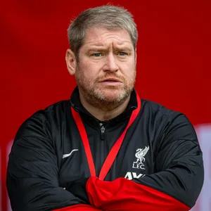 Matt Beard im Liverpool Trainingsanzug.