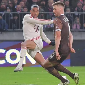 Karol Mets gegen Leroy Sane