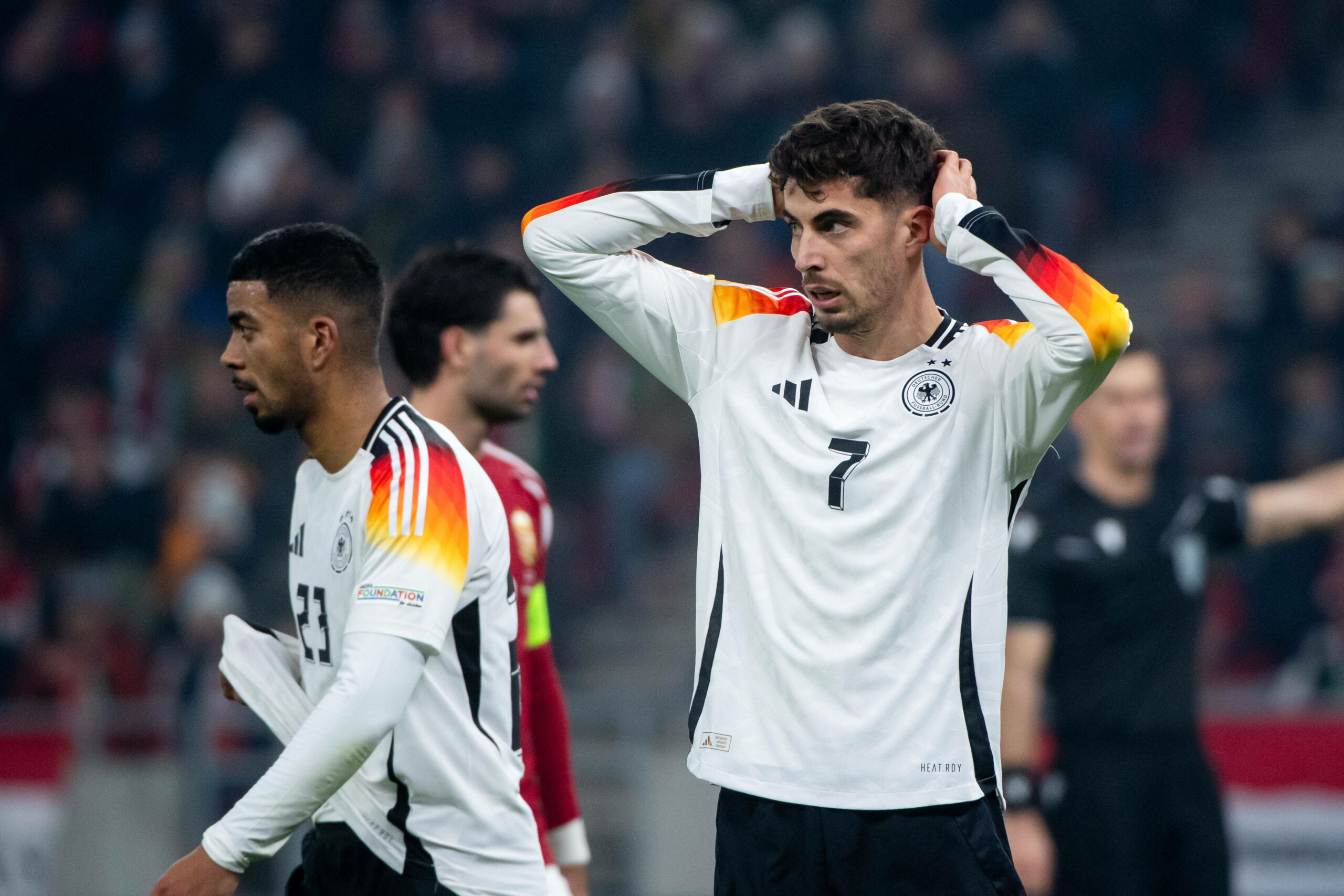 Kai Havertz ärgert sich im DFB-Trikot