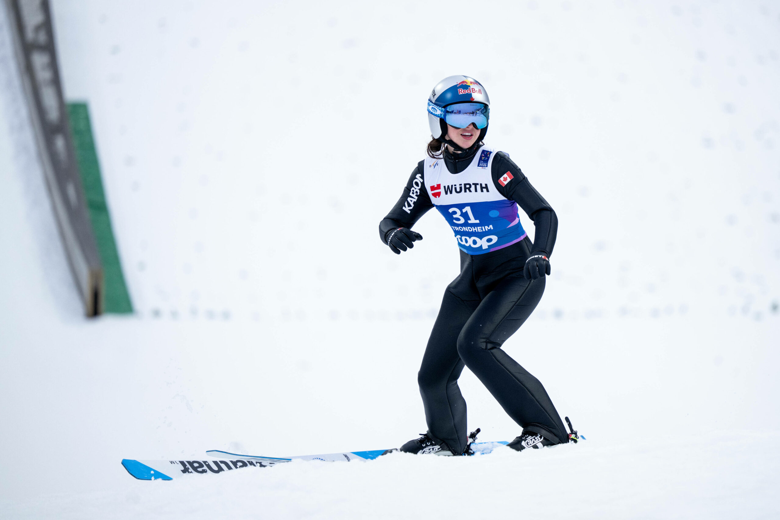 Alexandria Loutitt beim Skispringen