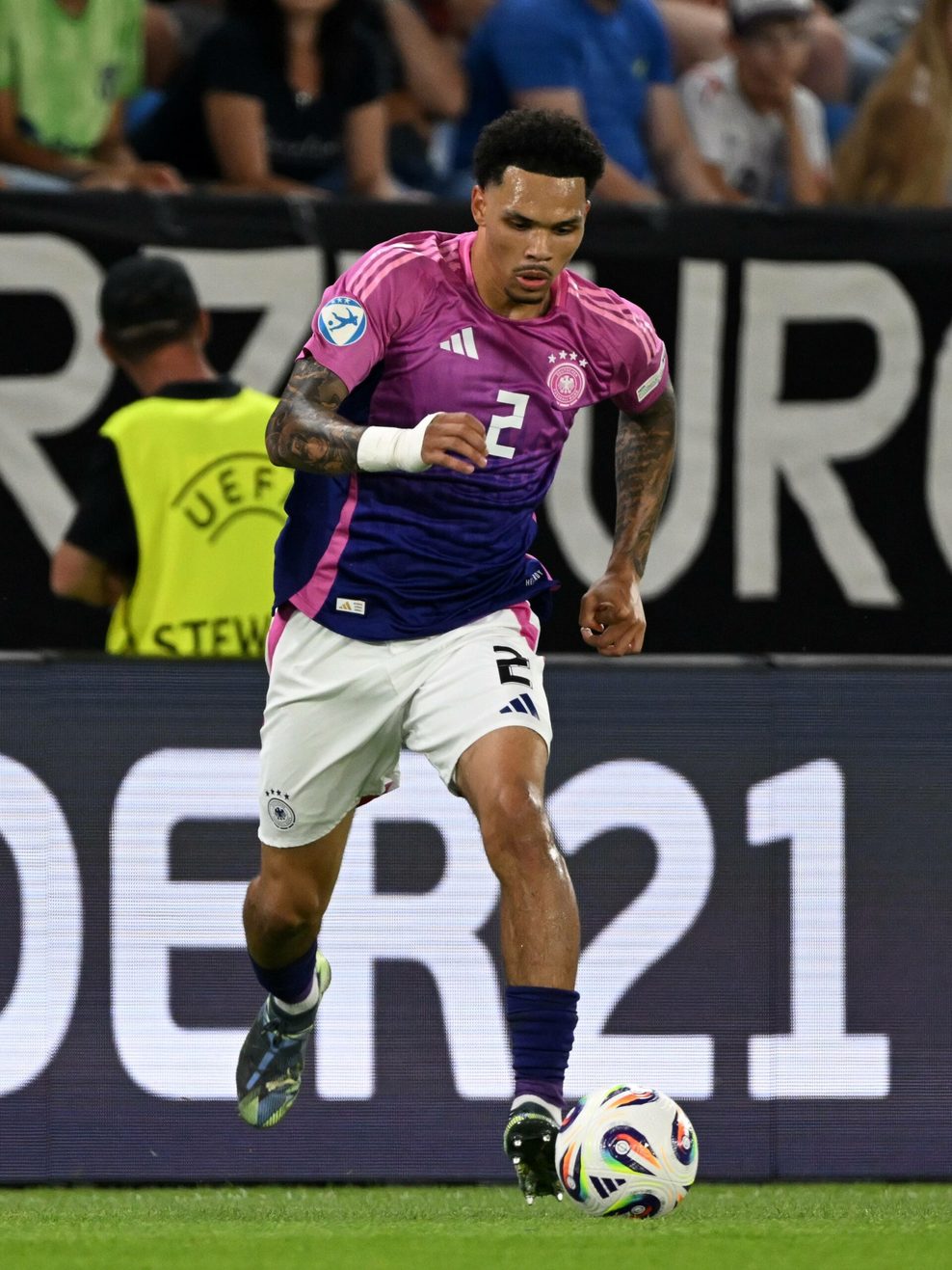 Nnamdi Collins im Einsatz für die deutsche U21-Nationalmannschaft