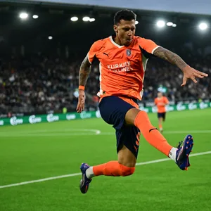 Davie Selke beim Torjubel für Basaksehir