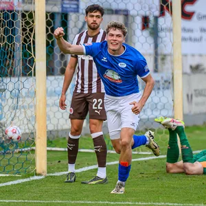 Tobias Bothe jubelt nach seinem Tor