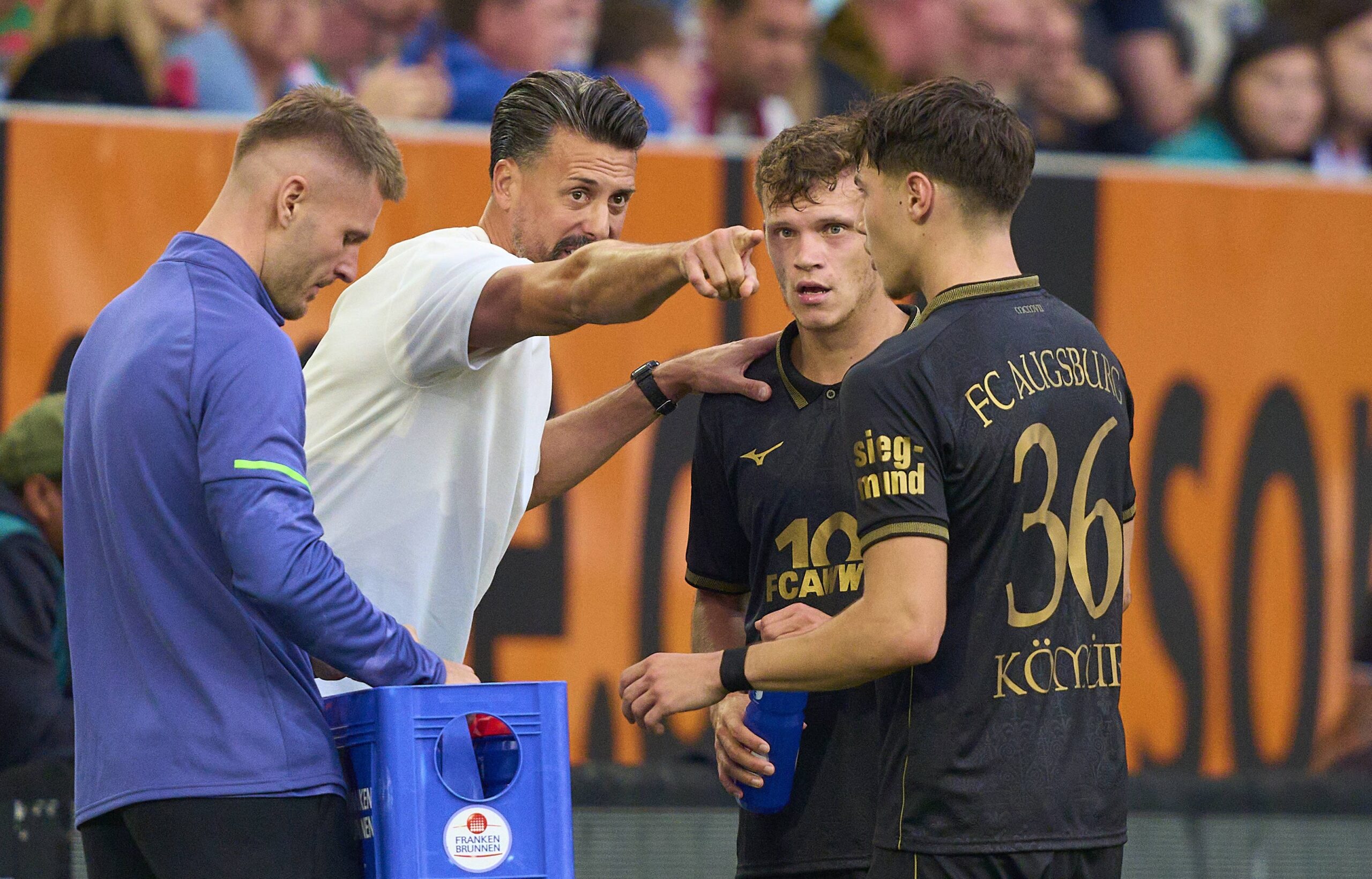 Sandro Wagner gibt Anweisungen