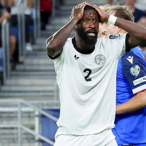 Antonio Rüdiger und das DFB-Team verloren in der Slowakei.